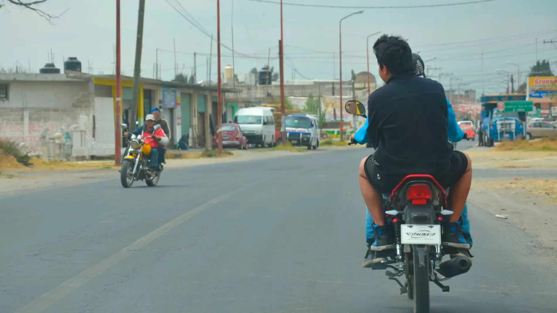 motociclistas sin casco (1) 4